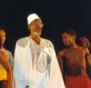 ZUMBI ESTÁ VIVO E CONTINUA LUTANDO - último papel de Mário, primeiro grande papel de Lázaro Ramos